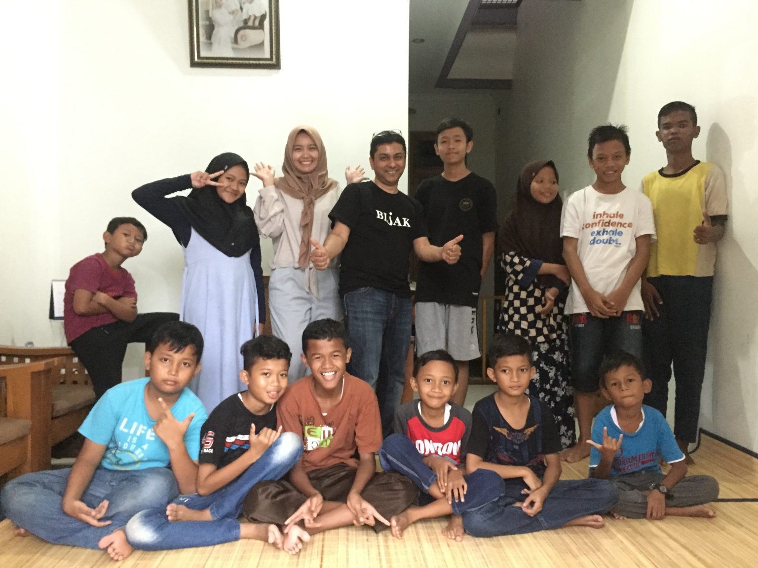 Participants posing at the end of the event.